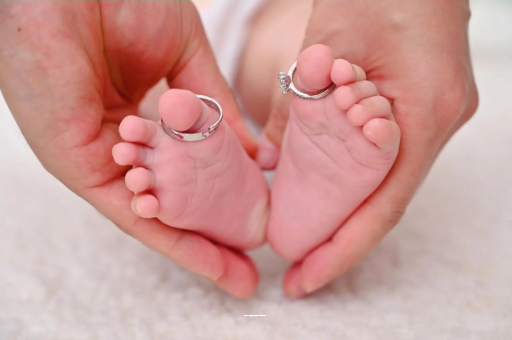 广州代怀试管生子怀孕初期症状胸闷气短
